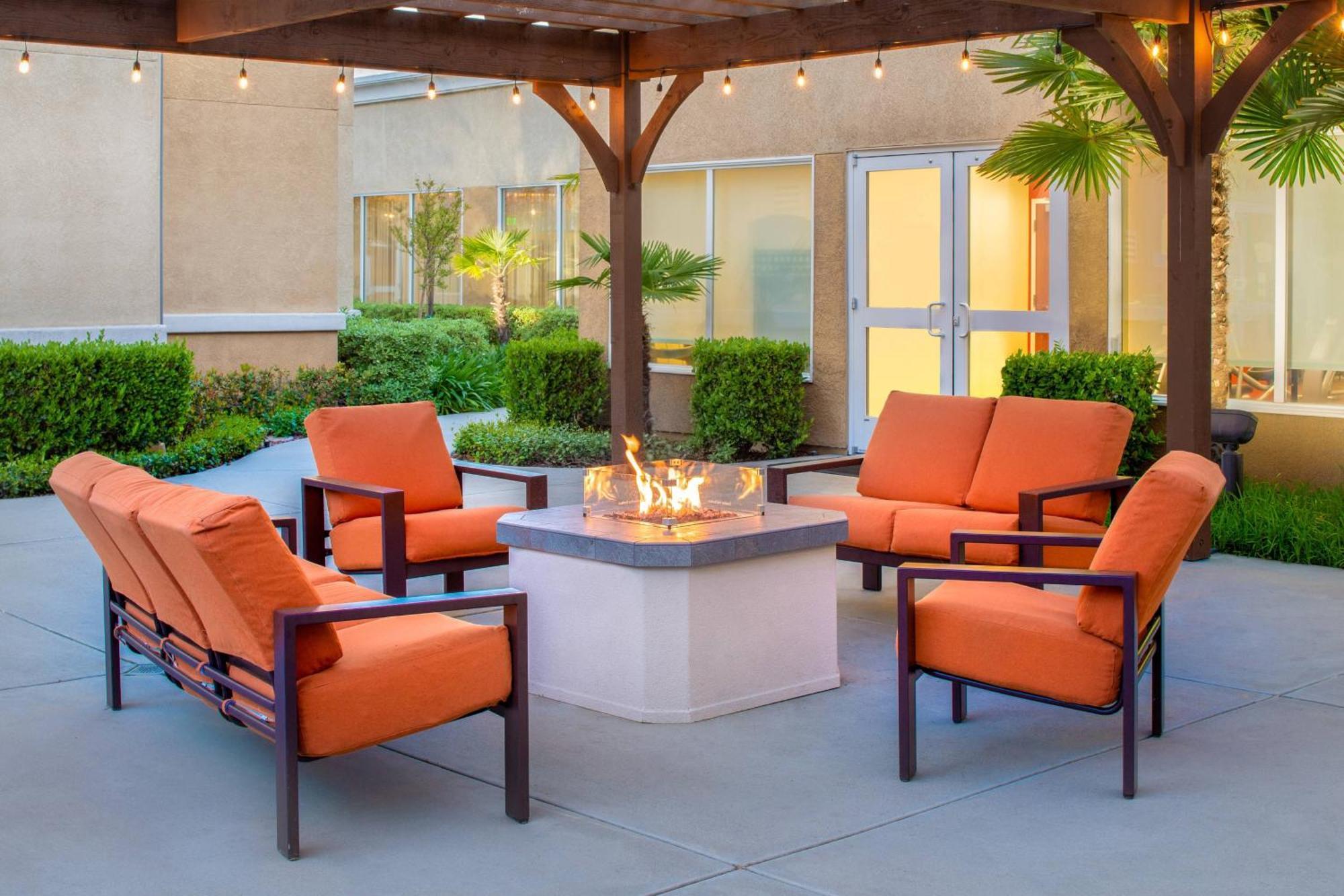 Courtyard By Marriott Sacramento Cal Expo Hotel Ngoại thất bức ảnh